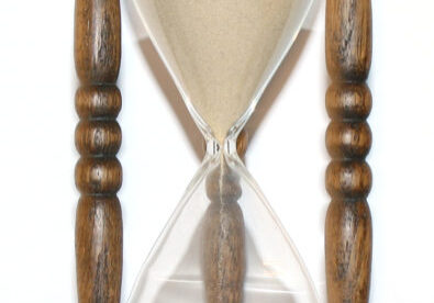 Wooden_hourglass_3